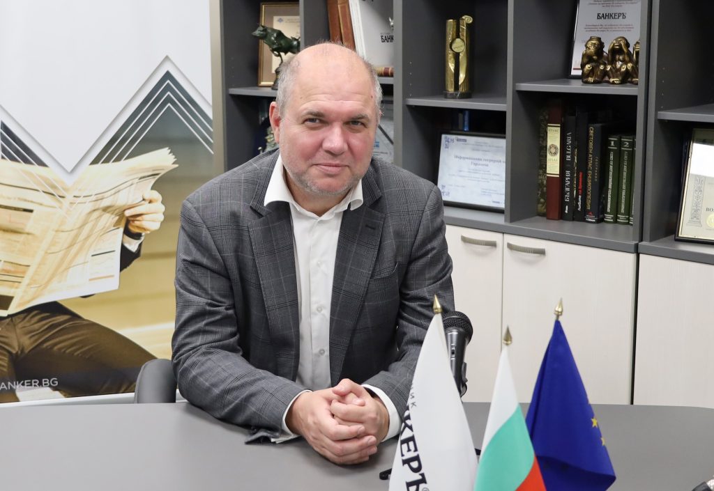 Владислав Панев