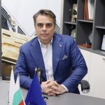 Асен Василев е подал иск за клевета срещу Пламенка Димитрова, която го замеси в скандала с Благомир Коцев