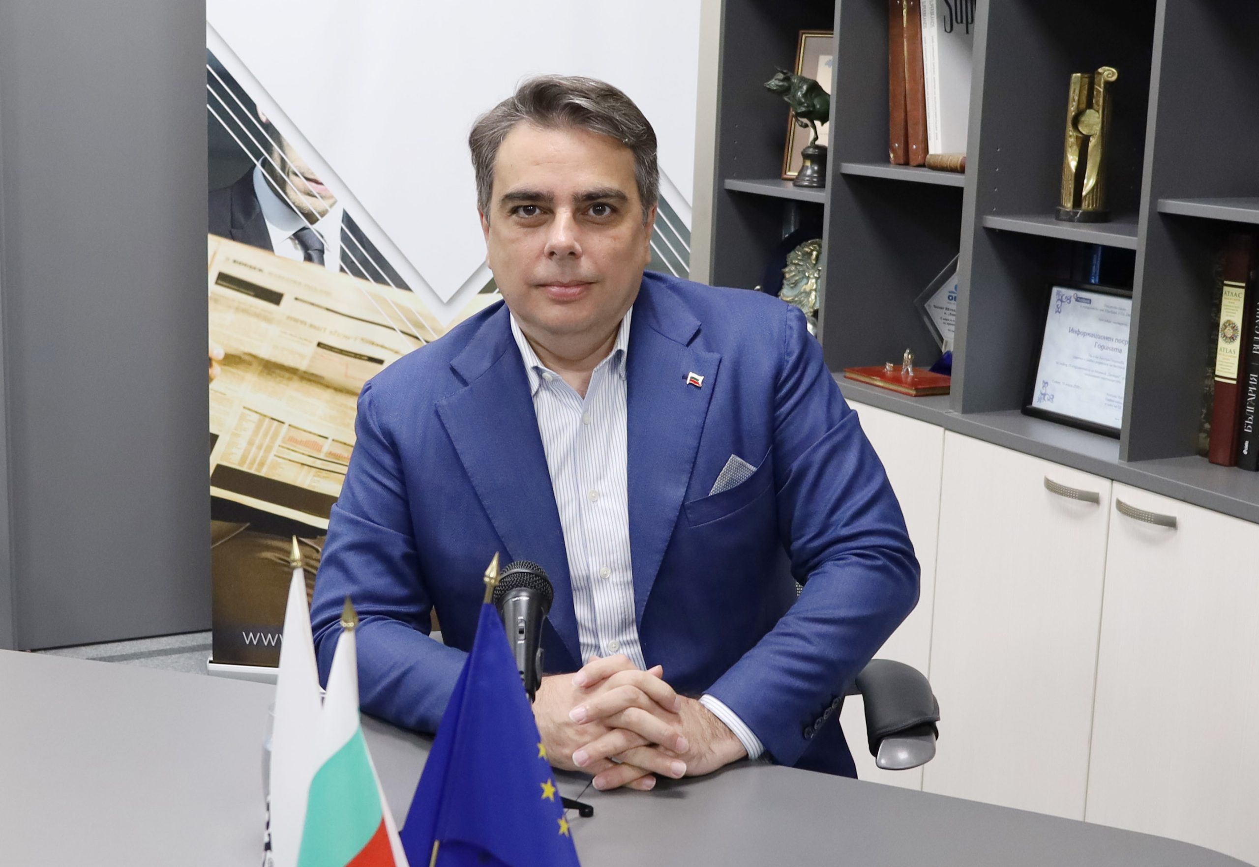 Асен Василев е подал иск за клевета срещу Пламенка Димитрова, която го замеси в скандала с Благомир Коцев