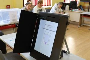 Изборния кодекс, В страната е преустановено гласуването с 46 машини