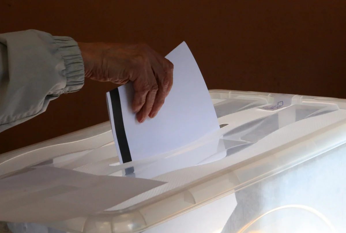 Живеещи в София, но без адресна регистрация, избират да гласуват в Сърбия