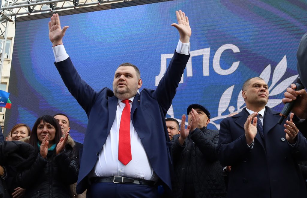 Пеевски побърза пръв да извади ДПС от АЛДЕ