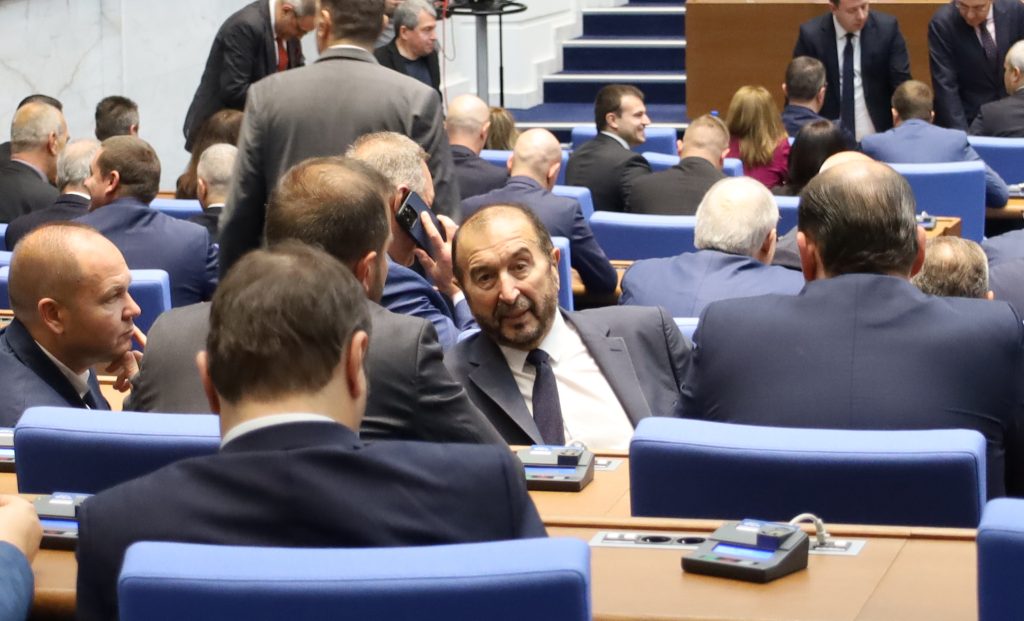 Бюджетна и правна комисия в парамента тръгват без ръководства