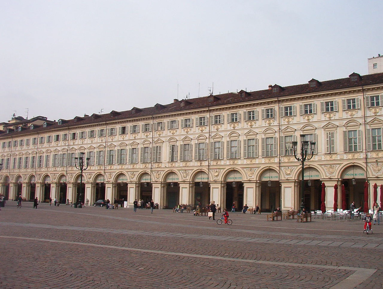intesa-sanpaolo_piazza_san_carlo_torino