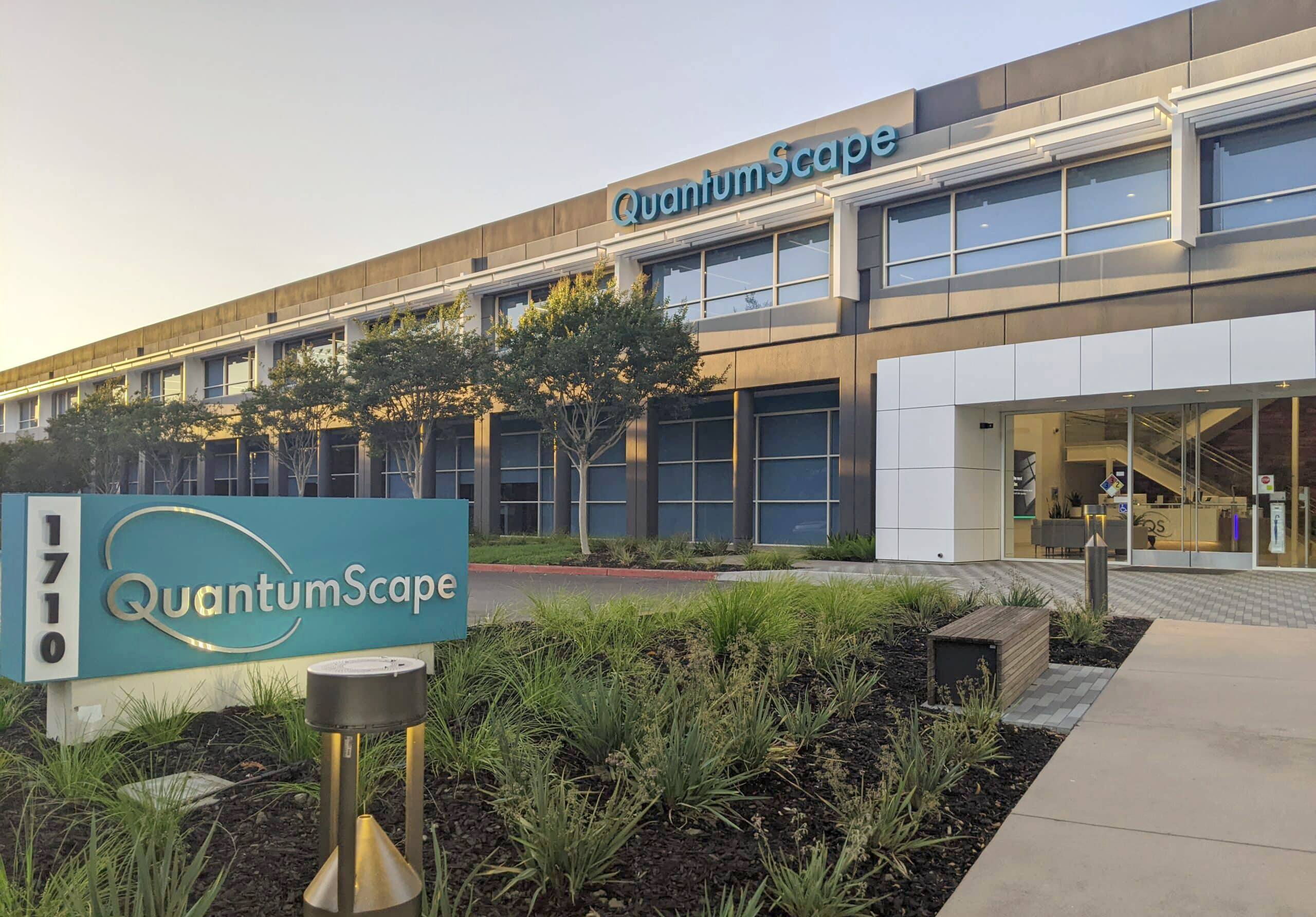 PowerCo и QuantumScape се споразумяха за производството на твърдотелни батерии