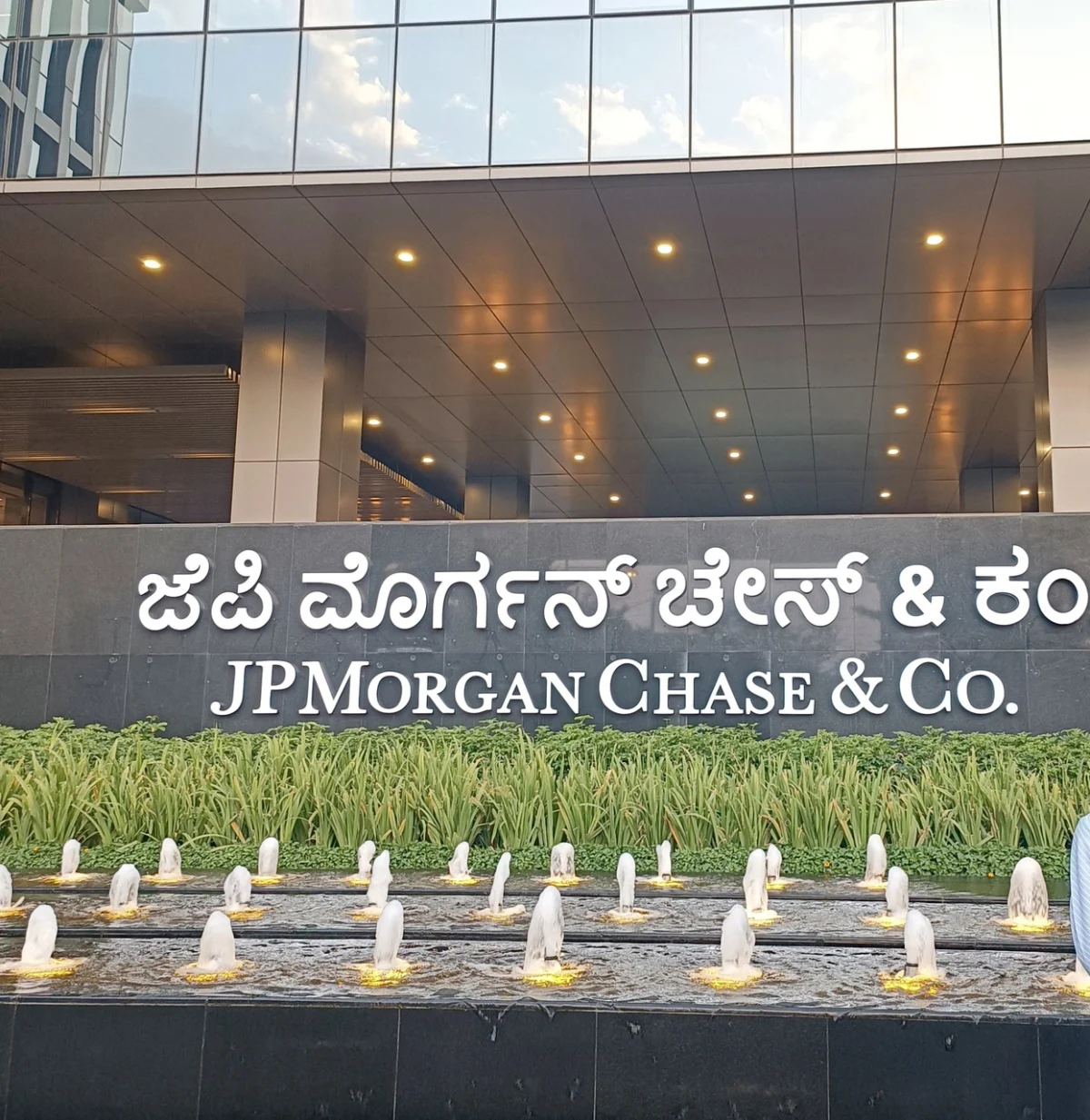 JPMorgan става новият издател на кредитната карта Apple Card като измества Goldman Sachs