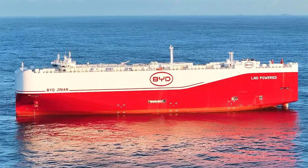 Флотът на BYD се окомплектова с осми кораб - BYD Jinan