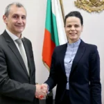 превенция на заболяванията, Нужни са устойчиви решения и повече млади кадри в здравеопазването, заяви министър Ивкова
