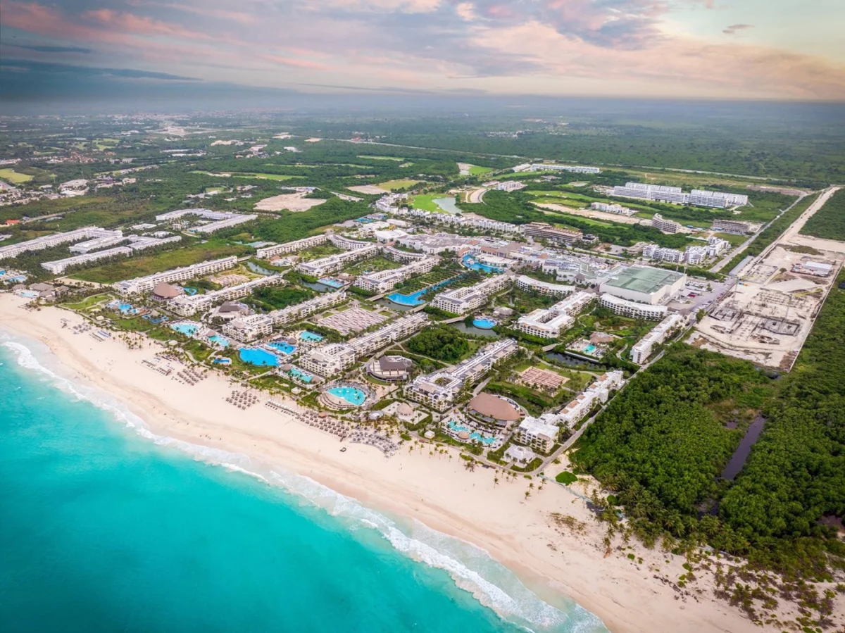 Hyatt продава имотите на Playa за 2 млрд. долара в сделка с Tortuga Resorts