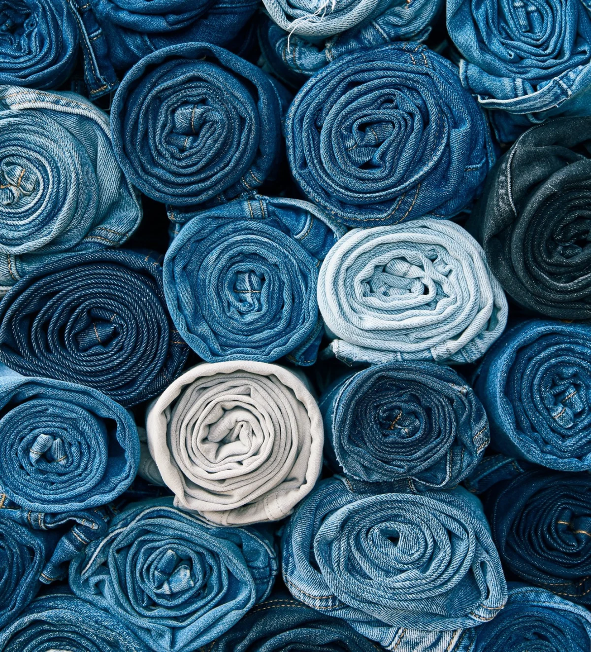  Levi Strauss увеличи прогнозата си за облага, само че акциите ѝ спаднаха със 7 % 