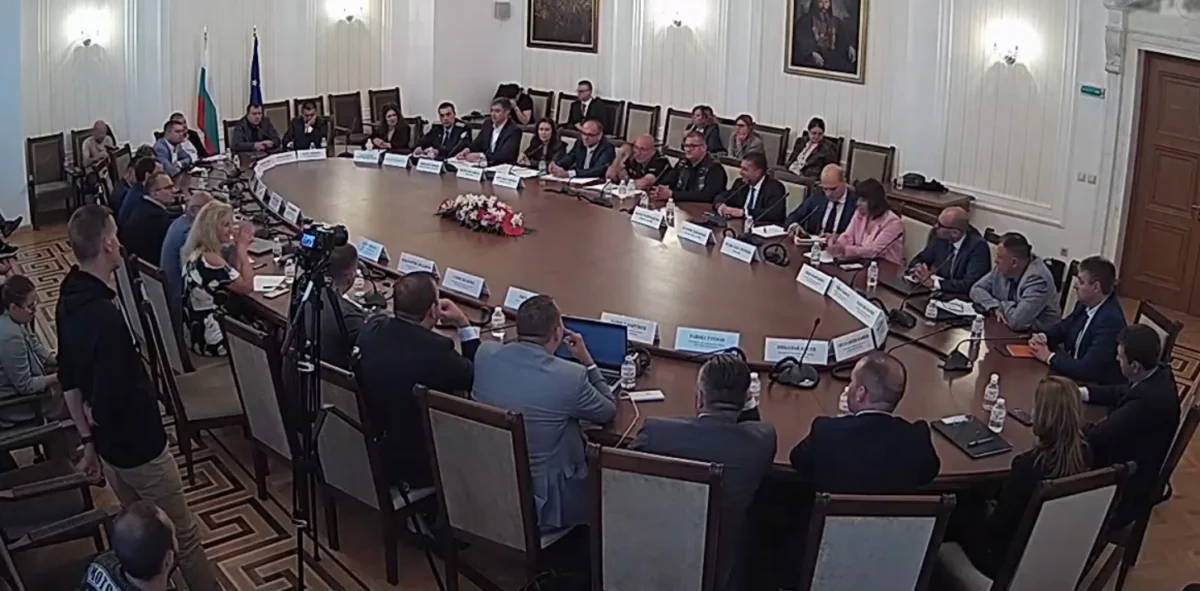 Икономическата комисия в парламента одобри промени, които задължават институциите да публикуват плановете си за обществени поръчки