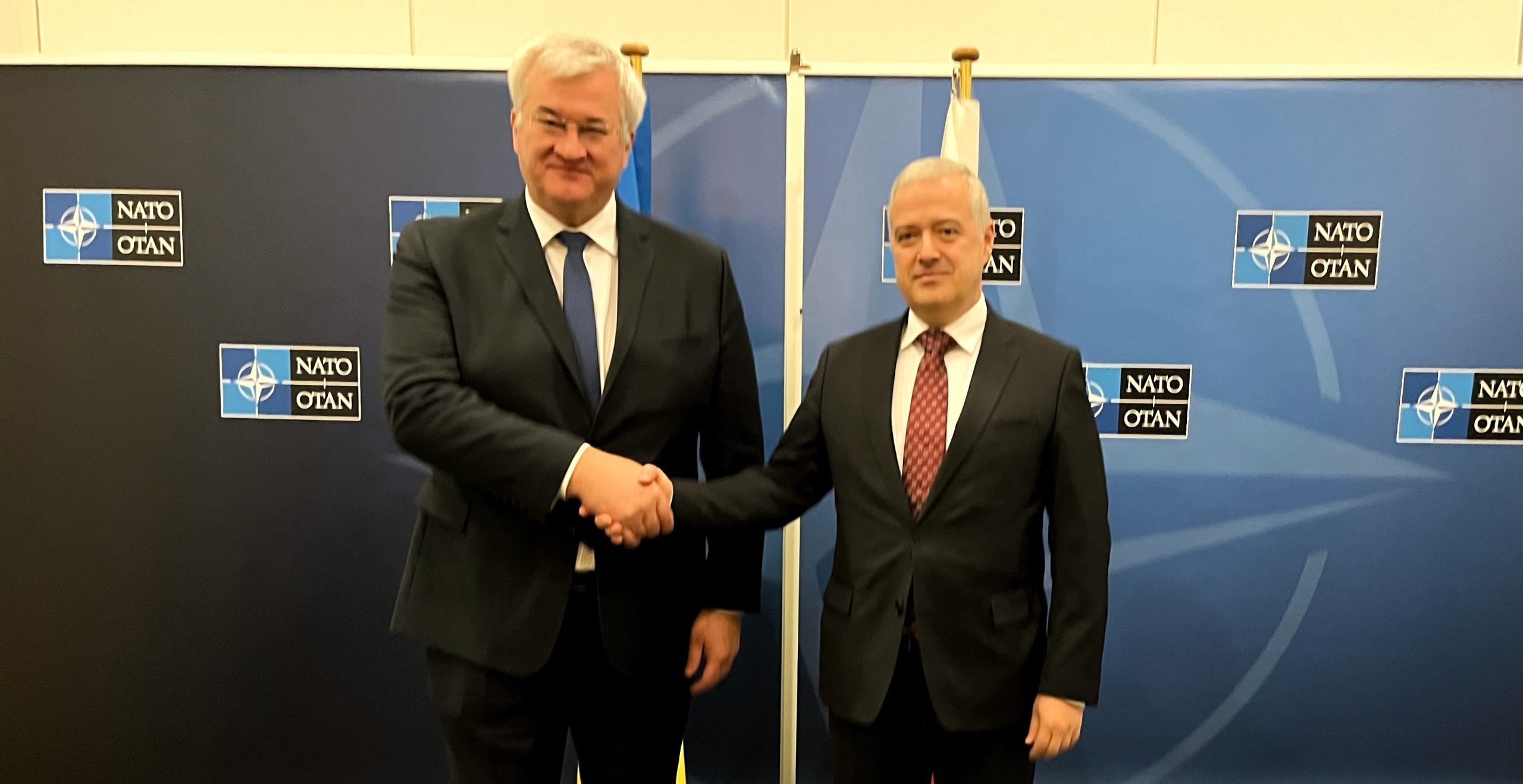 България ще продължи своята подкрепа за Украйна, увери външният ни министър