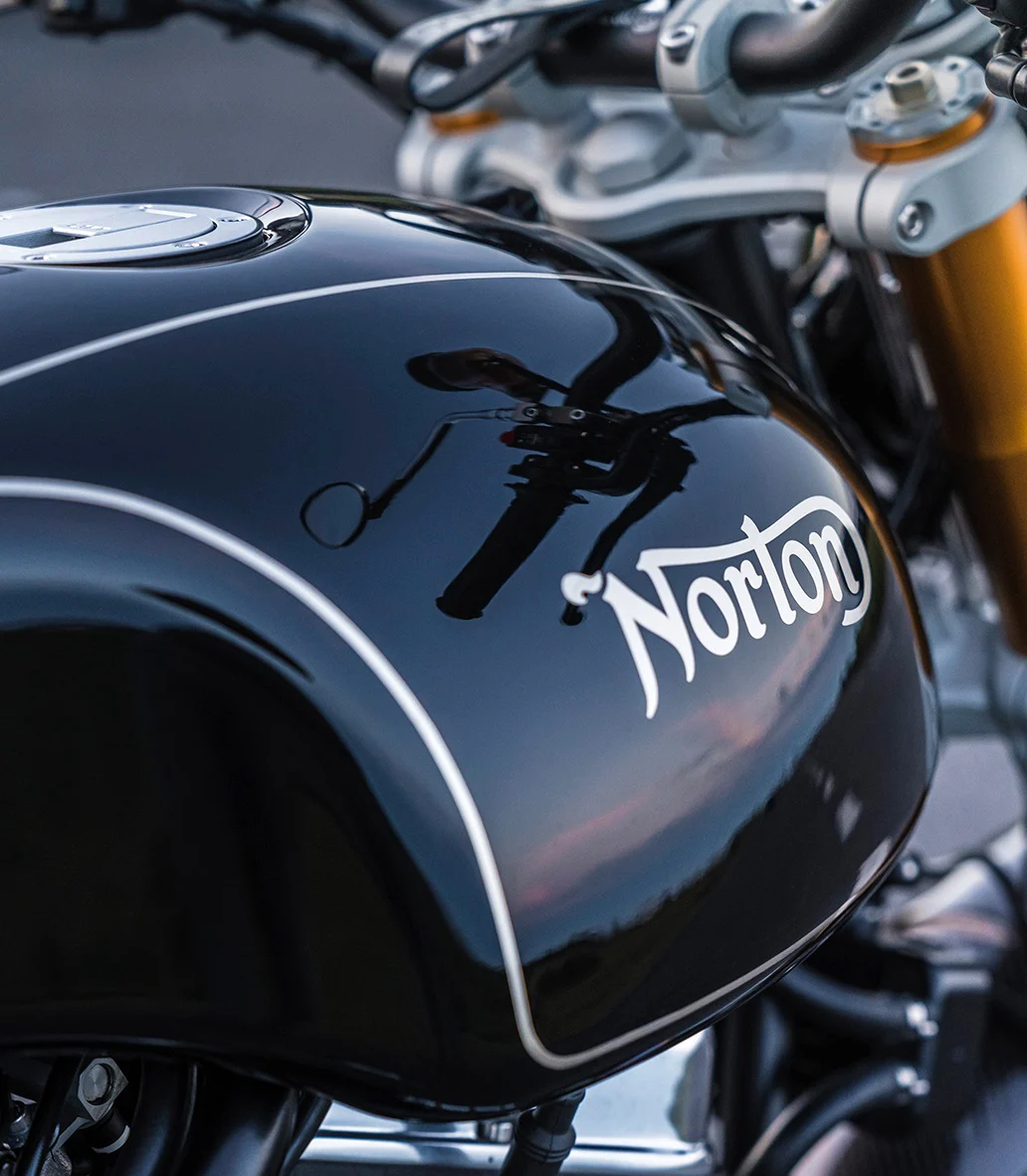 Британските мотоциклети Norton получават нов живот от индийската TVS Motor