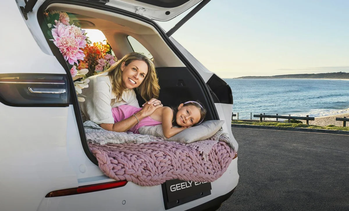 Китайската Geely дебютира в Полша с два модела SUV