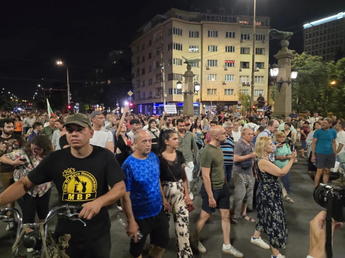 Протестът срещу Борислав Сарафов блокира "Орлов мост" /снимки/ 1 kzjiuco9