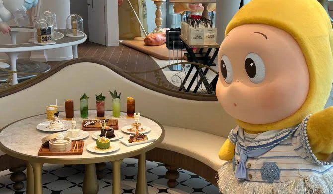 Pop Mart превръща популярните герои Labubu в десерти с първата Pop Bakery сладкарница