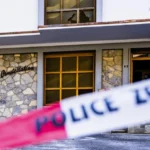Собственик на швейцарски ски бар е задържан след смъртоносния пожар в новогодишната нощ