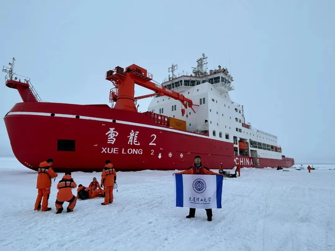 Китай иска да прокара "Полярен път на коприната" през Арктика