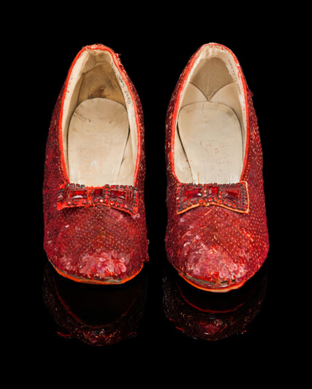 Рубинените пантофки на Джуди Гарланд от "Магьосникът от Оз" достигнаха 28 млн. долара на търг