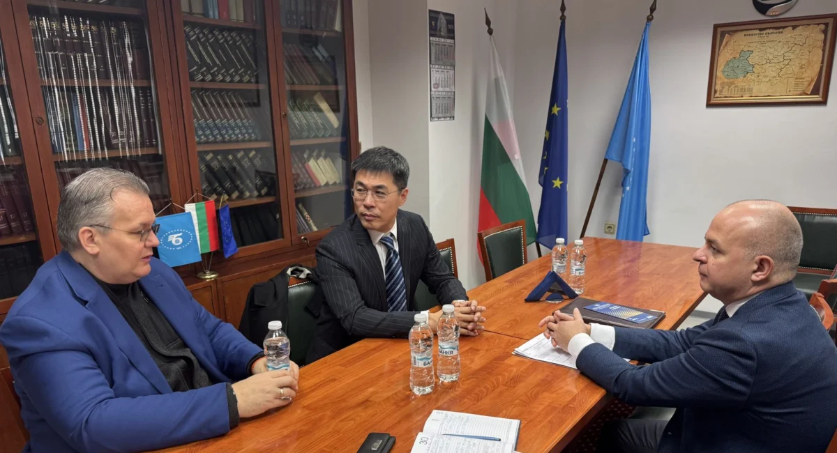 Китайска компания проучва пазара на електрически автобуси и оборудване за тях