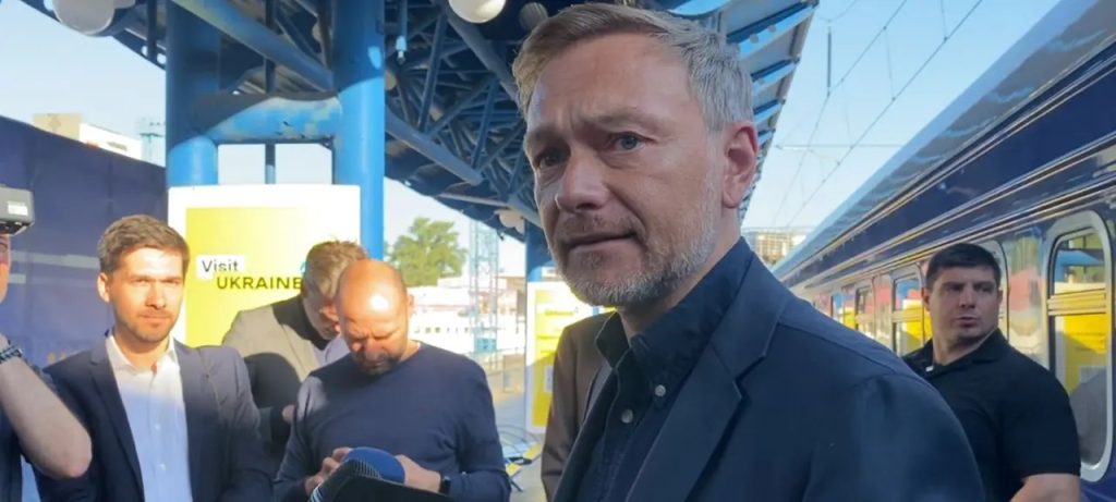 Лидерът на Свободната демократична партия в Германия се оттегля заради в подкрепата