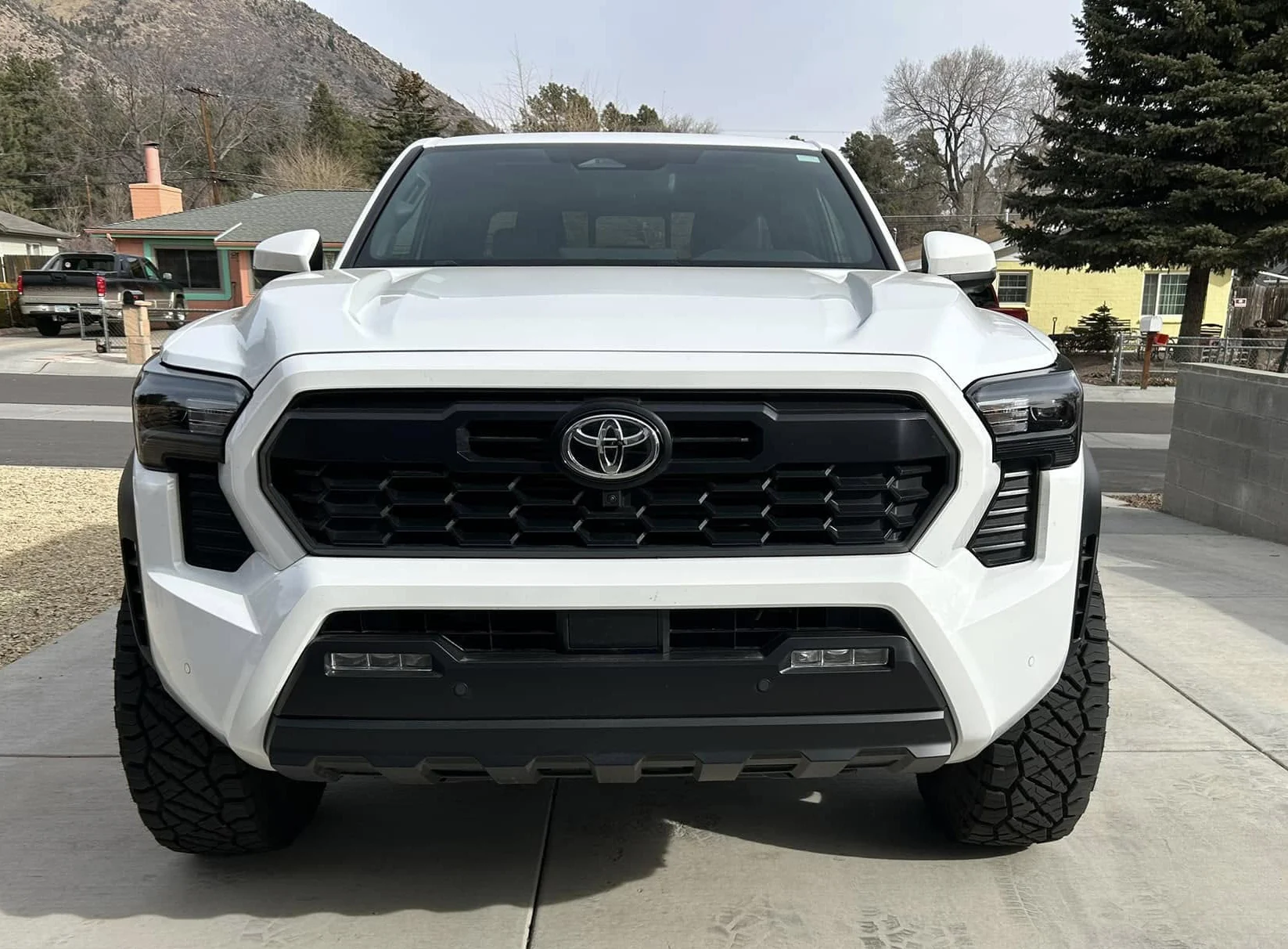 Toyota изтегля над 100 000 автомобила в САЩ заради теч на спирачна течност