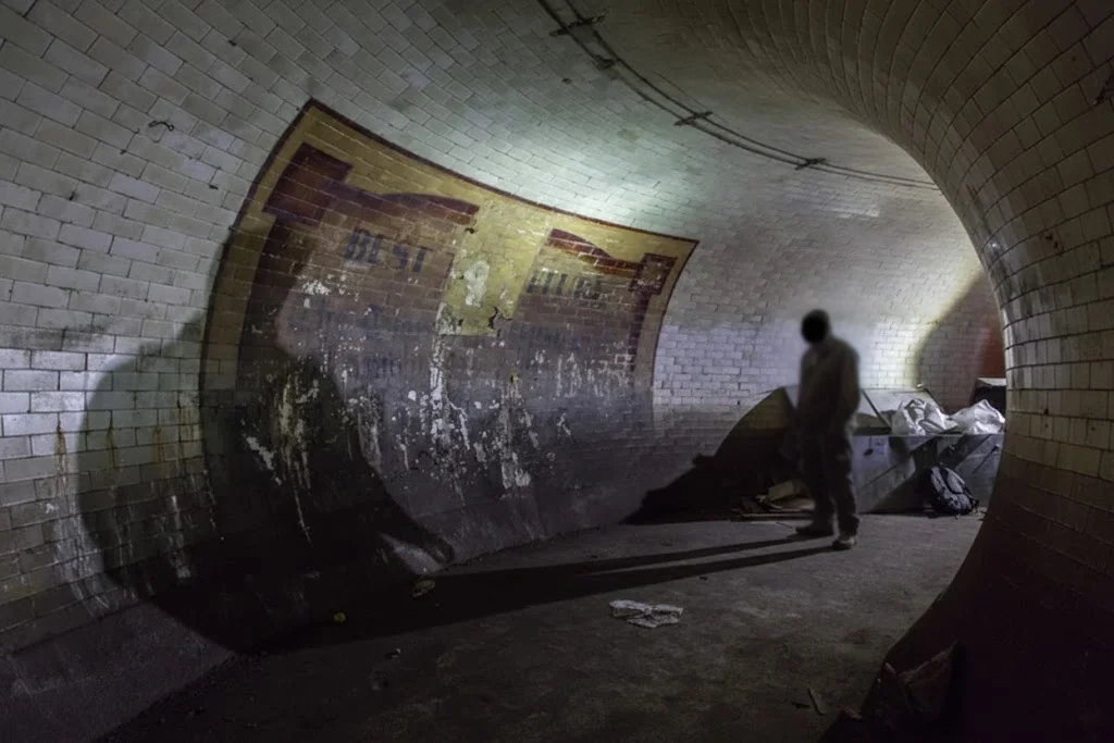 Изоставената метростанция "British Museum" и зловещите лондонски градски легенди