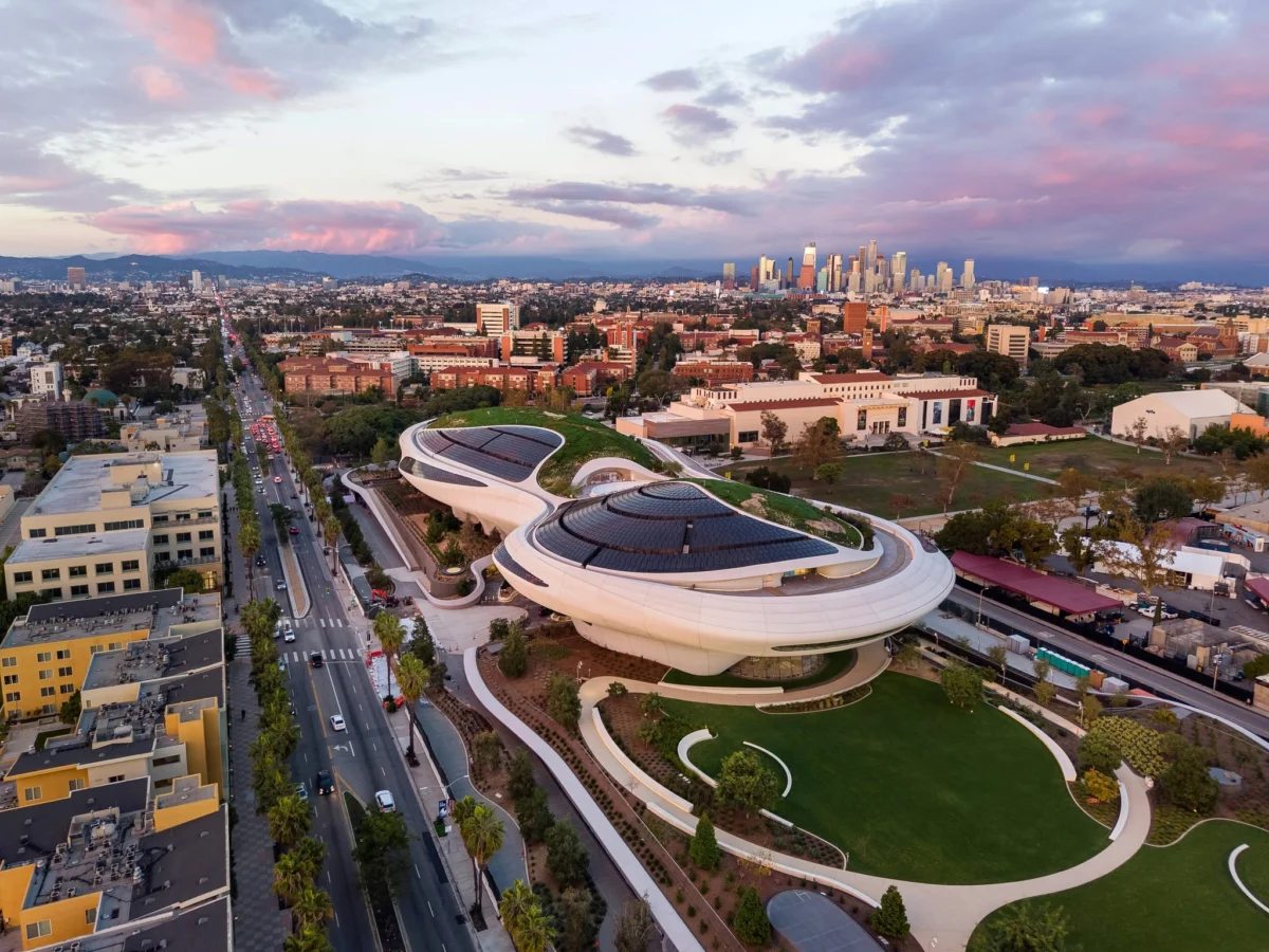 Музеят Lucas Museum на Джордж Лукас за 1 млрд. долара прилича на космически кораб