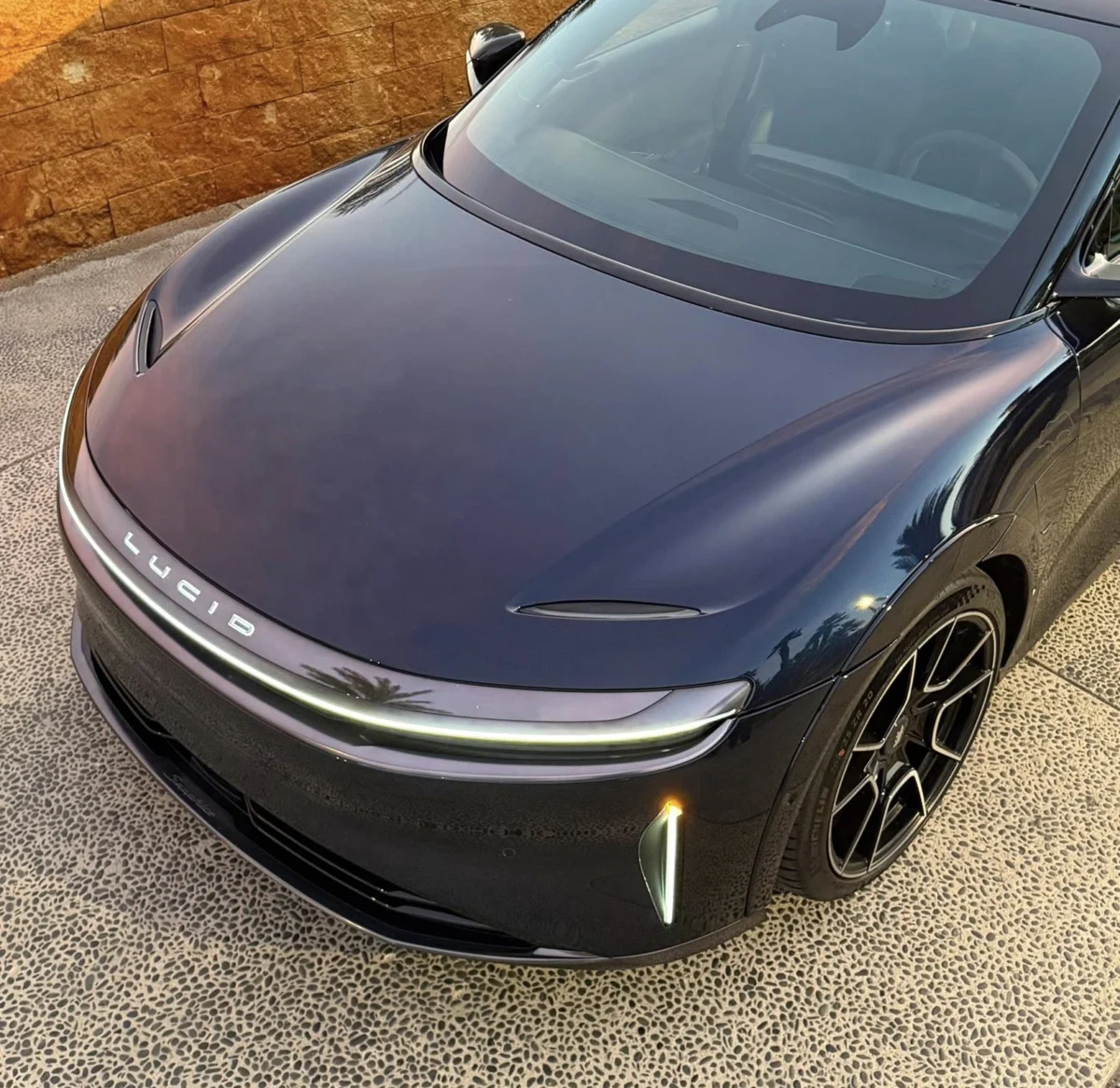 Lucid Group сменя ръководството и привлича 750 млн. долара нови инвестиции