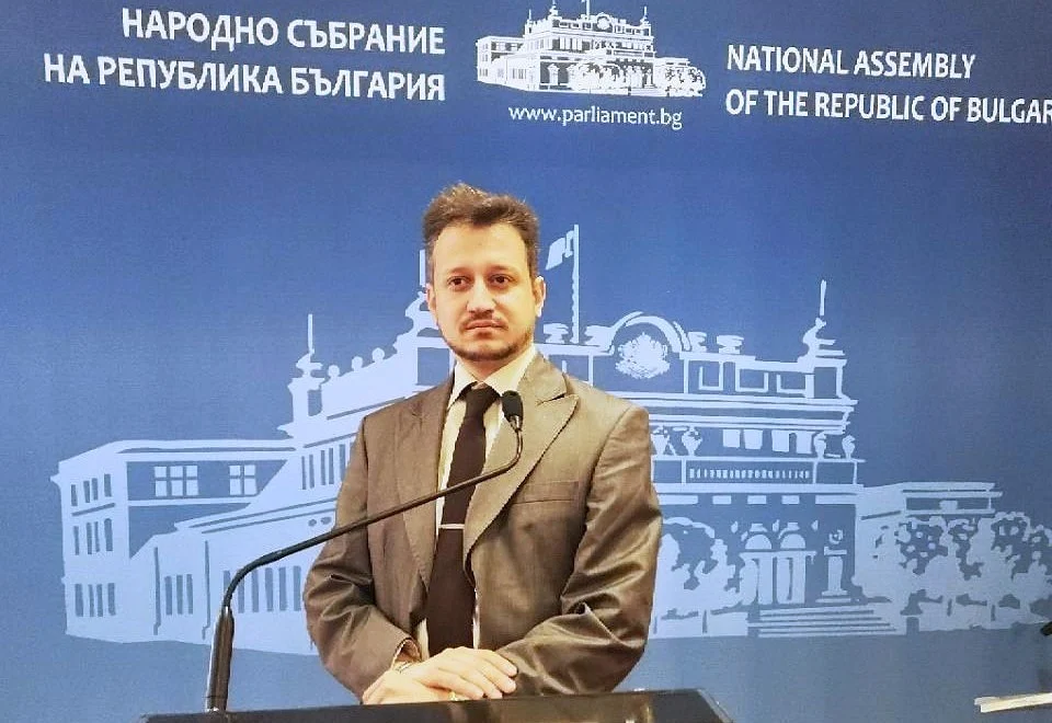 Казусът с възстановяването на Украйна напомня древния философски спор за яйцето и кокошката 9 Украйна