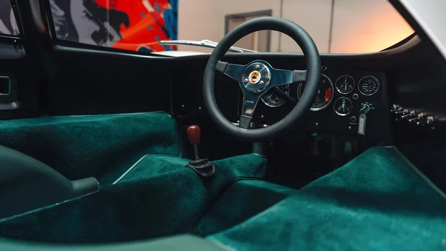 mclaren m6gt 1