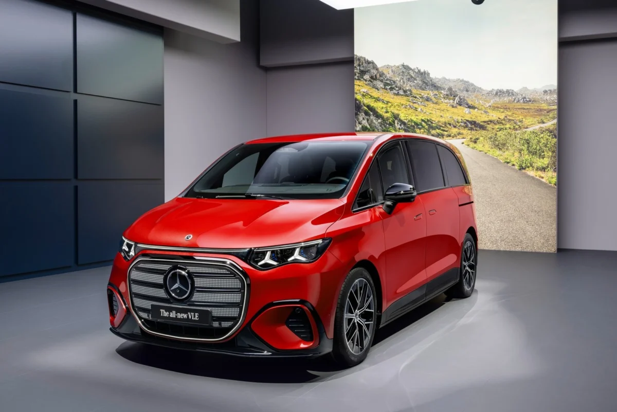 Новият Mercedes-Maybach VSL ще бъде изключително луксозен ван за бизнес клиенти