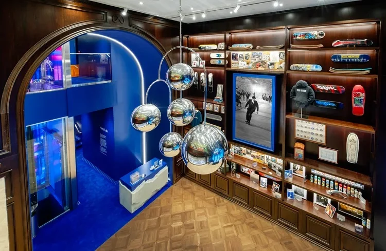 Meta открива първия си флагмански магазин на Пето Авеню в Ню Йорк