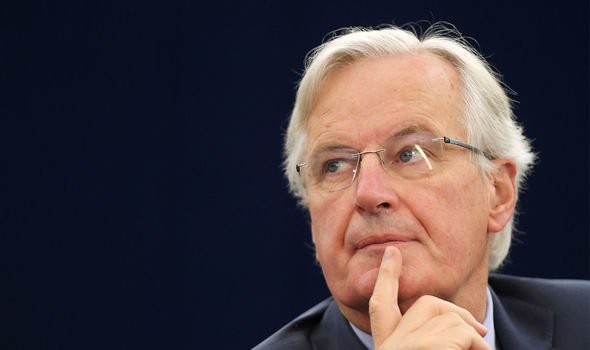 Мишел Барние ще облага допълнително богатите и едрите фирми, за да свали дълга на Франция