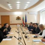 Министър икономиката и индустрията Петър Дилов Донг-бе Ким, посланик на Република Корея