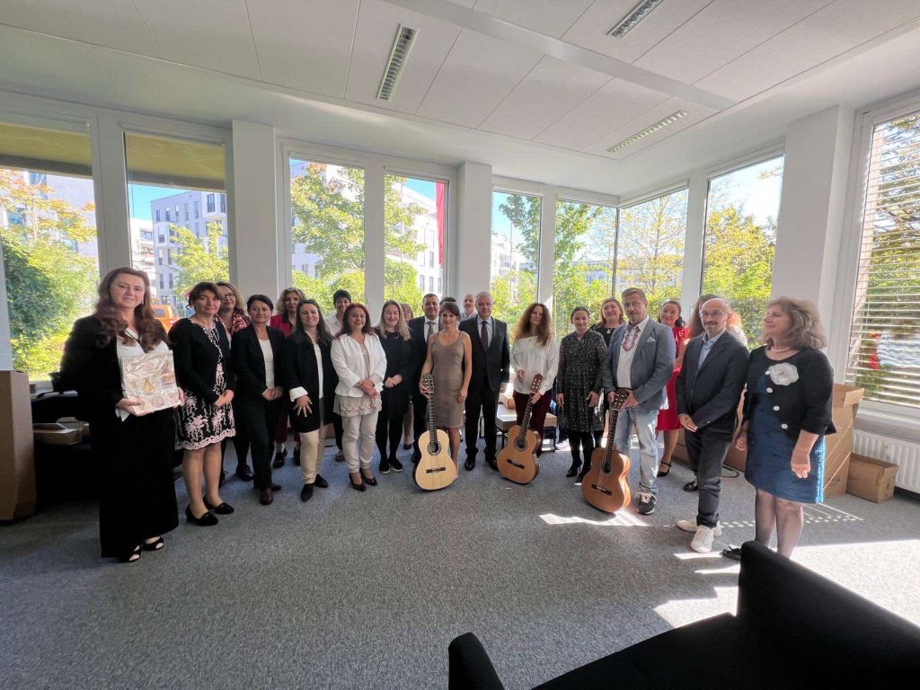 Министър Иван Кондов откри новата сграда на консулството ни в Мюнхен Кремона-Казанлък