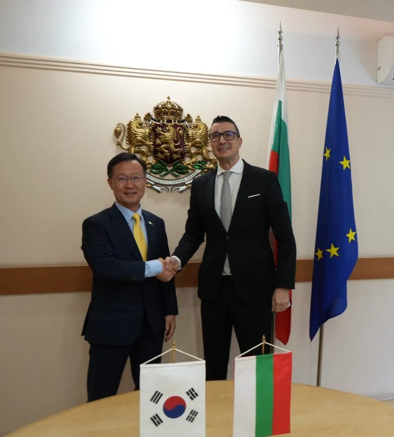 ministar petar dilov dong be kim poslanik na republika koreya