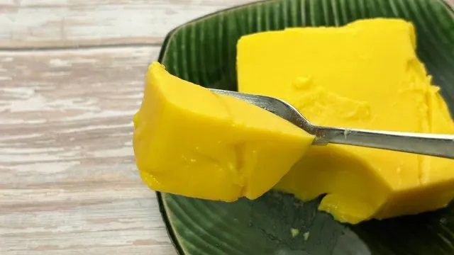 В Япония продават торта от сладки картофи Mitsuimo Cake в картонена кутия за мляко 3 В Япония продават торта от сладки картофи Mitsuimo Cake в картонена кутия за мляко