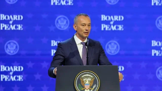 Моля спрете да слушате слухове и клюки, призова Николай Младенов по време на учредяването на Съвета за мир в Давос