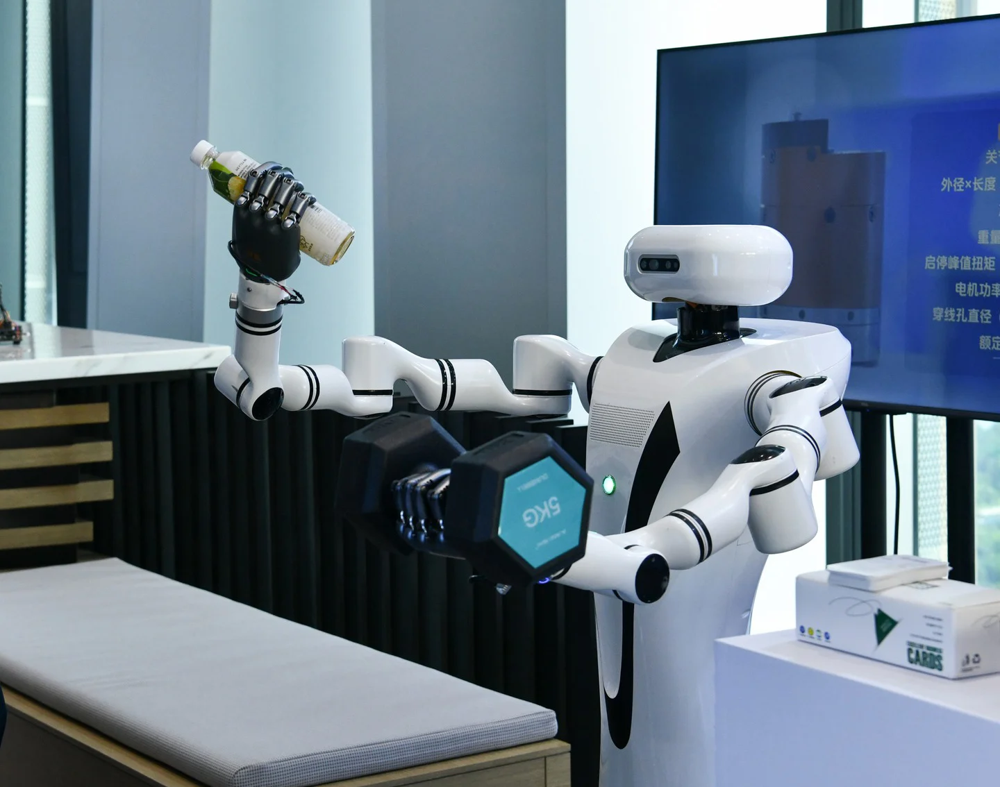 Китай регистрира над 450 000 компании за интелигентна роботика