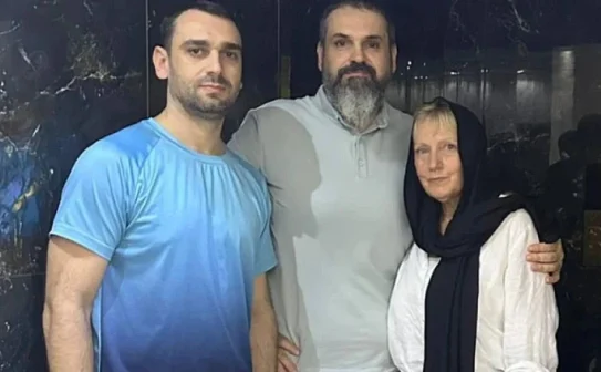 Българските моряци от “Галакси Лийдър” се прибират днес следобед 3 Галакси Лийдър. Прибраха се моряците ни Любомир Чанев и Данаил Веселинов.