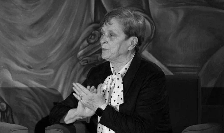 Почина поетесата Надежда Захариева