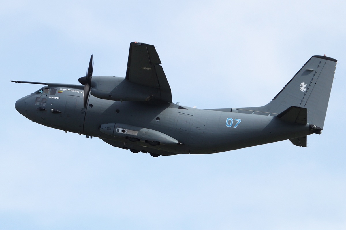 Най-модерната авиационна техника на Литовските ВВС – самолет C-27J Spartan