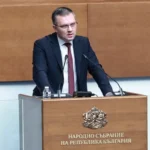 Николай Найденов поиска от Сарафов да си тръгне сам, иначе ще продължи процедурата по освобождаването му