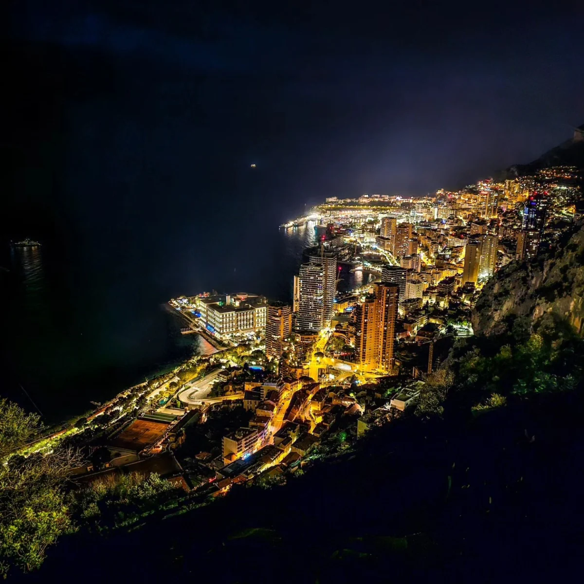 Свръхбогатите по света увеличават имотните си инвестиции