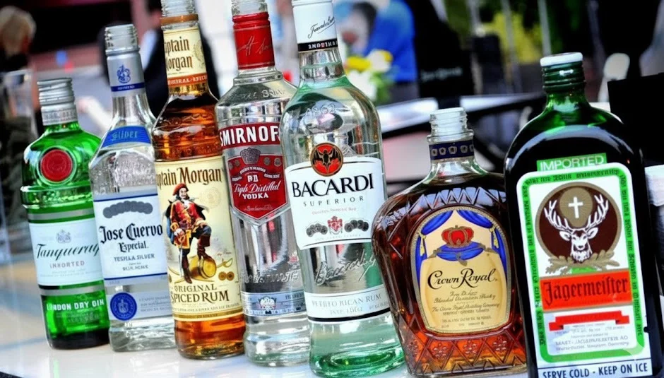 Водещите алкохолни гиганти губят 830 млрд. долара, защото светът пие по-малко