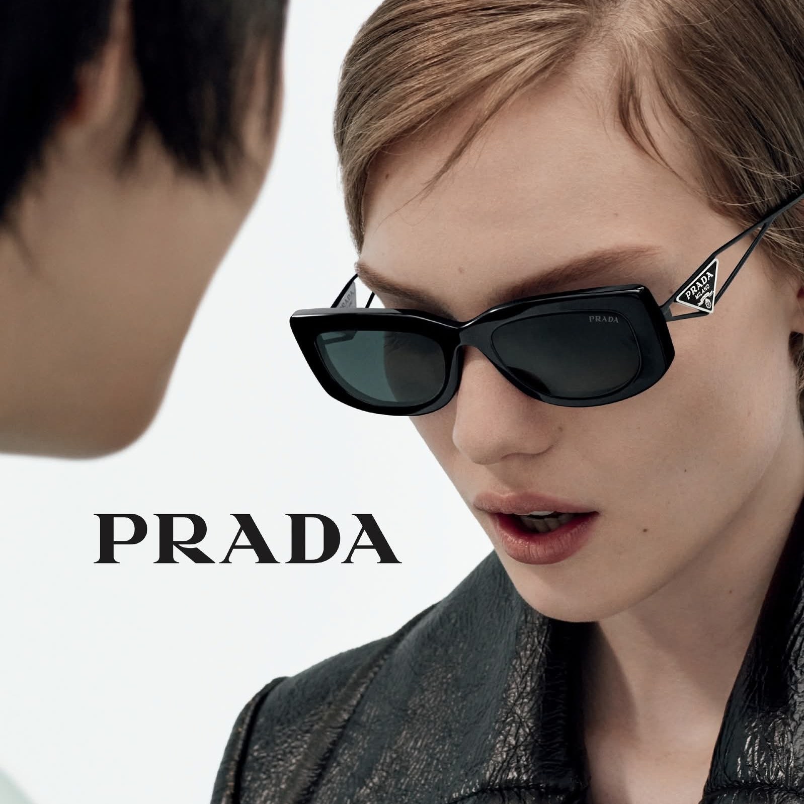 Prada пред сделка за придобиване на Versace срещу 1 милиард евро