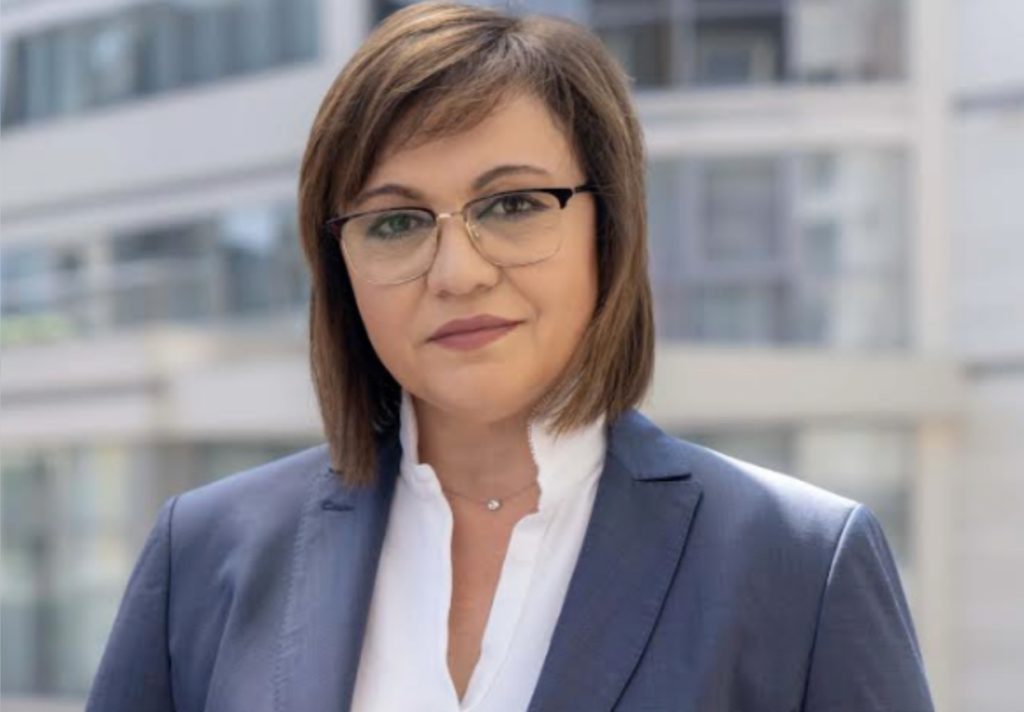Нинова се похвали, че създава национално движение "Непокорна България"