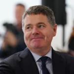 Финансовият министър на Ирландия Донъхю подаде оставка и отива в Световната банка