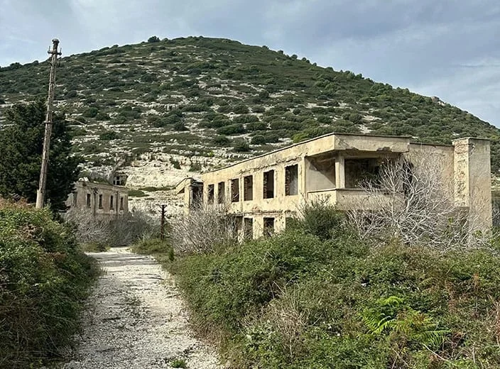 Семейство Тръмп превръща албанския остров Сазан от съветска база в луксозен курорт